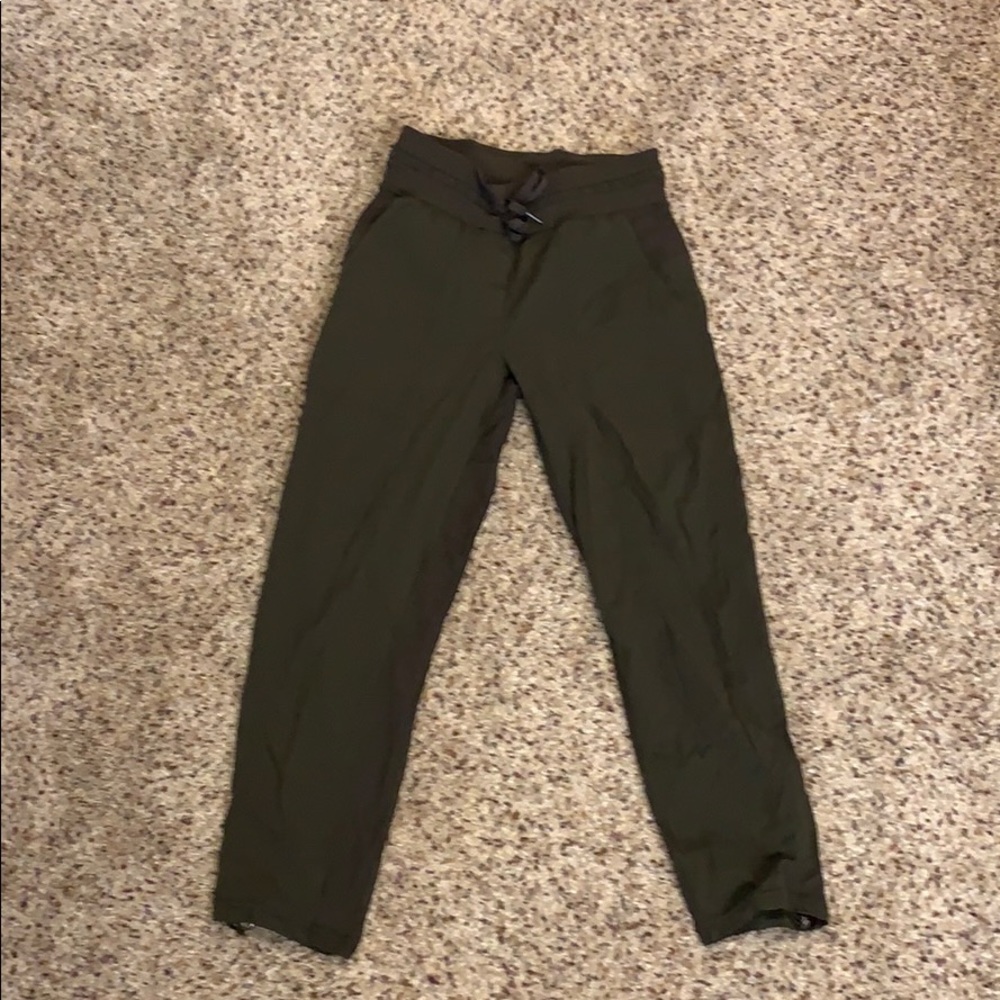 Lululemon Dance Studio crop